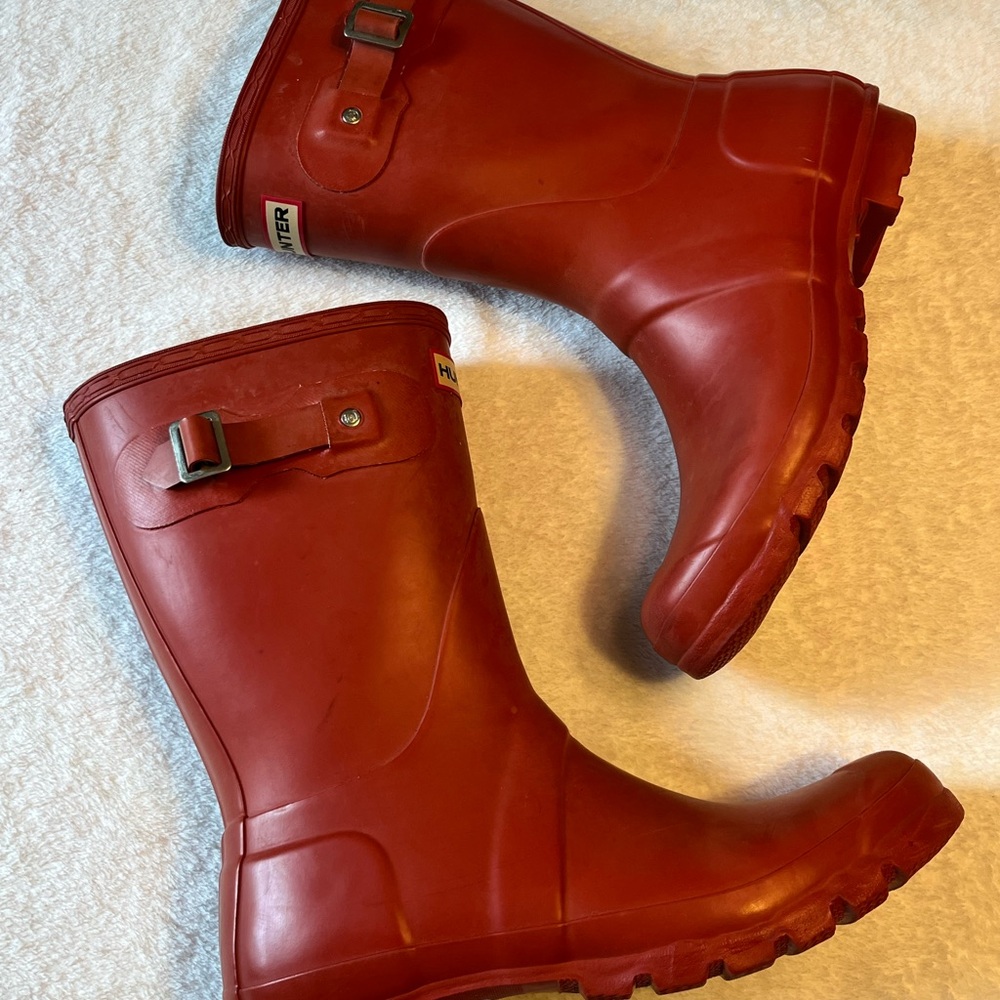 Hunter Red Mid-Calf Rubber Rain Boots 10W/9M
